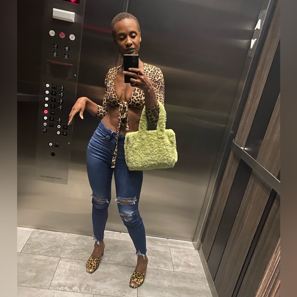 Good American Sexy Boost Swim Top (leopard print)